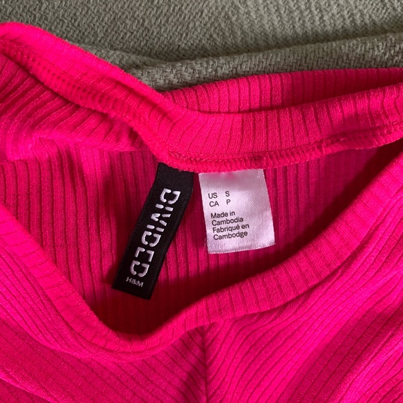 H&M crop top - Picture 3 of 3